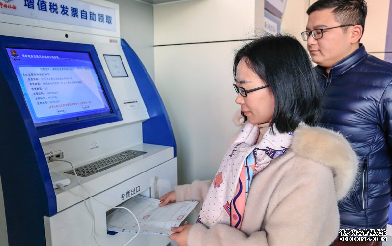 ����Ժ��ΪͶ����ҵ�ƶµ�����⣺��һ��ѹ����ҵ����ʱ�䣬����