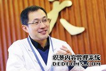 孟祥飛:從“玻璃房子”到“超算強國夢”為了實現中國“超算夢”,2009年,我加入“天河”團隊,找到了人生的奮斗目標。雖然剛開始沒有工資、沒有待遇,白天在40℃的高溫下我跟同事一起手抬肩扛上噸重的機櫃和電纜,晚上還要研發測試,實在困了就找個紙箱躺下瞇一會兒。【詳細】
商業財經|游在天津|科教文體|民生輿情